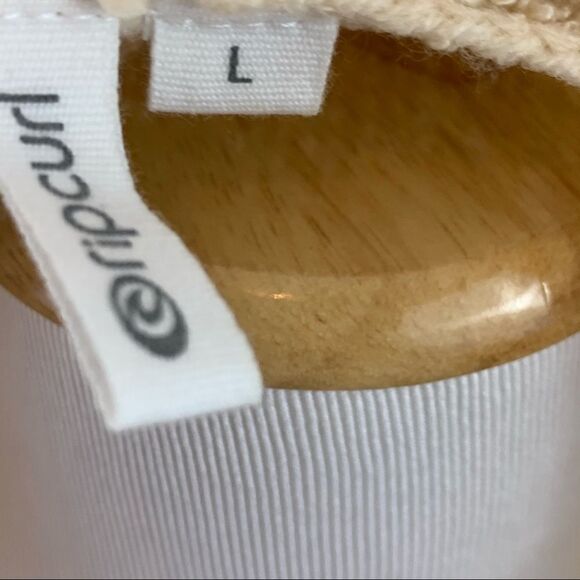 Rip Curl lightweight tan crochet & fringe sweater - Picture 7 of 9